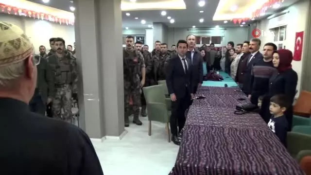 Halk ozanı Nihat Sönmez Beytüşşebap'ta konser verdi Halk ozanı Nihat Sönmez Beytüşşebap'ta konser verdi