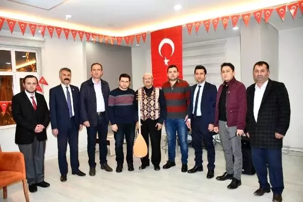 Halk ozanı Sönmez, Beytüşşebap'ta konser verdi Halk ozanı Sönmez, Beytüşşebap'ta konser verdi
