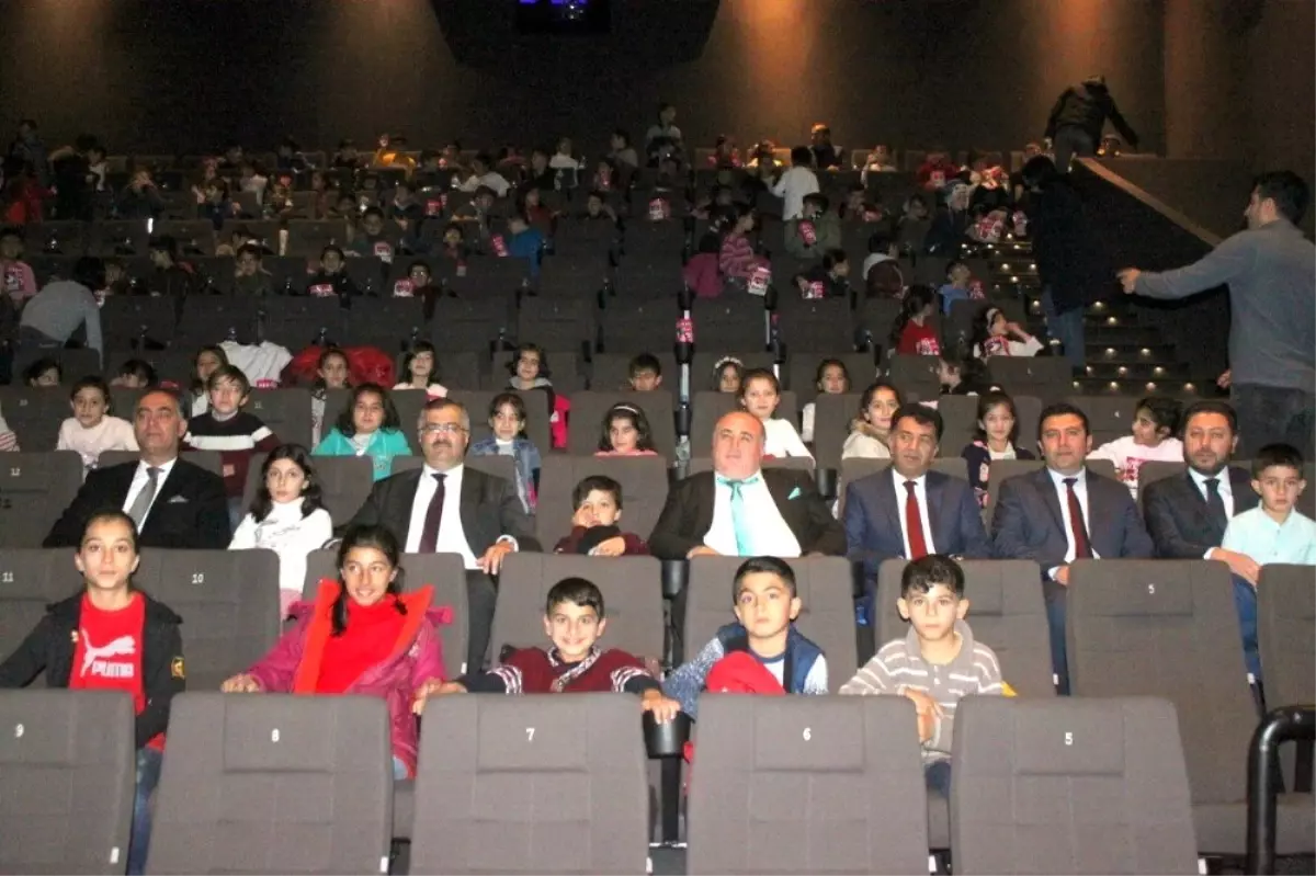 Van'da 60 bin öğrenci sinemayla buluştu
