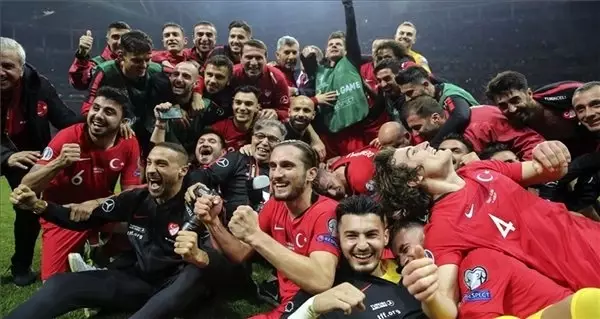 A Milli Takımımız'ın Euro 2020'deki rakipleri yarın belli oluyor! Kura Bükreş'te... A Milli Takımımız'ın Euro 2020'deki rakipleri yarın belli oluyor! Kura Bükreş'te...