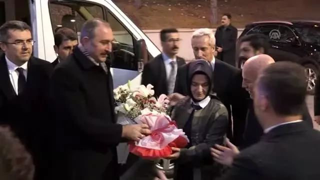 Adalet Bakanı Gül, Erzurum Büyükşehir Belediye Başkanı Sekmen'i ziyaret etti Adalet Bakanı Gül, Erzurum Büyükşehir Belediye Başkanı Sekmen'i ziyaret etti