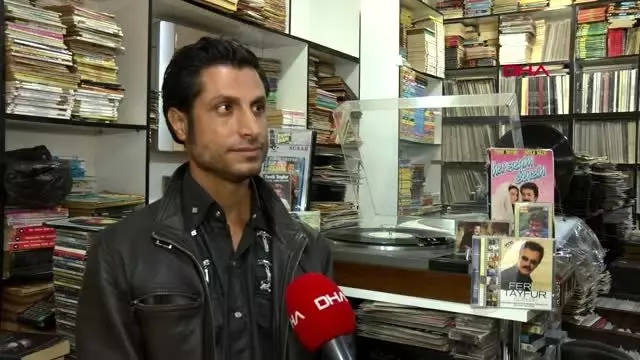 Adana-'a sınıfı' afişine, sanatçıların hayranlarından tepki Adana-'a sınıfı' afişine, sanatçıların hayranlarından tepki