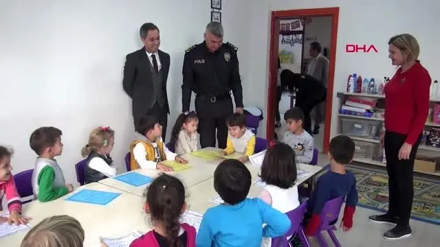 Antalya finike'de minikler için trafik eğitim seferberliği Antalya finike'de minikler için trafik eğitim seferberliği