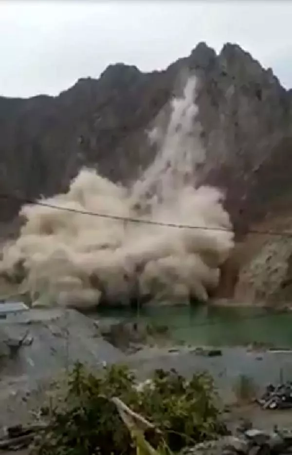 Artvin'de korkutan heyelan Artvin'de korkutan heyelan