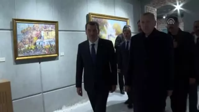 Cumhurbaşkanı Erdoğan, Selahattin Kara Resim Sergisi'ni ziyaret etti Cumhurbaşkanı Erdoğan, Selahattin Kara Resim Sergisi'ni ziyaret etti
