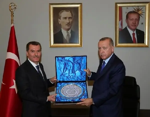 Erdoğan Selahattin Kara resim sergisi açılış törenine katıldı Erdoğan Selahattin Kara resim sergisi açılış törenine katıldı