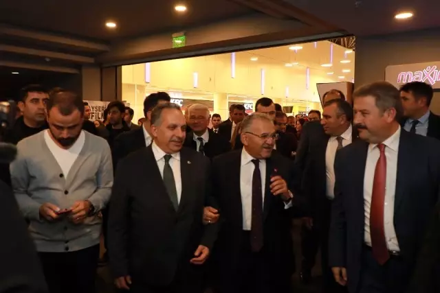 Festivale görkemli açılış Festivale görkemli açılış