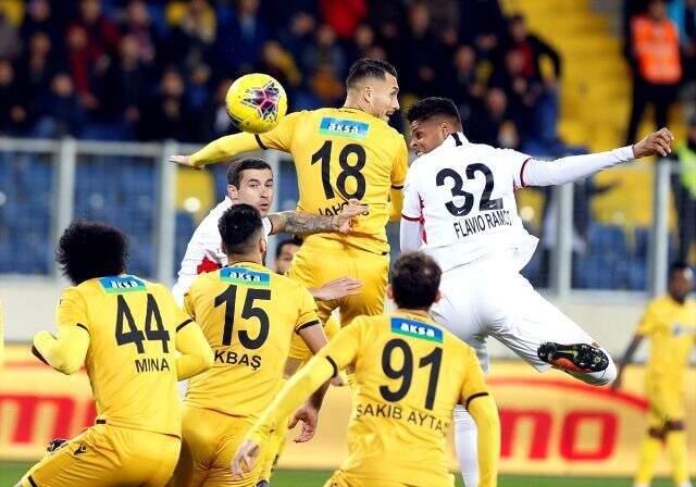 Gençlerbirliği ile Yeni Malatyaspor 3-3 berabere kaldı!