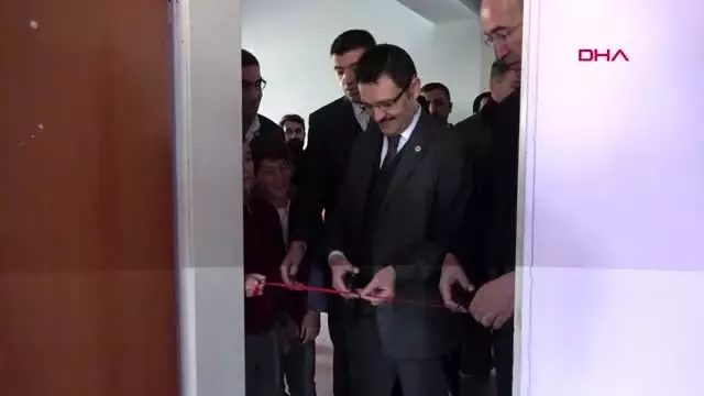 Hakkari gerçek müzik aletlerine kavuştular Hakkari gerçek müzik aletlerine kavuştular