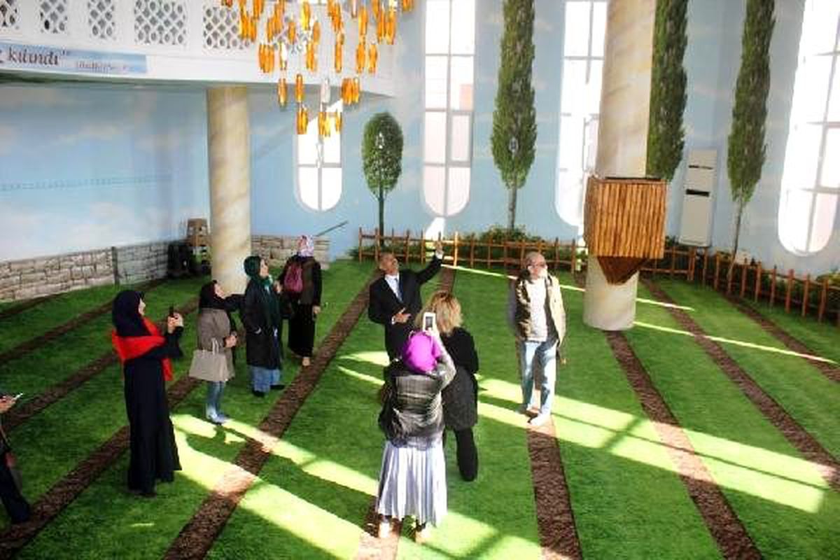 Hamidiye Camii'ne ziyaretçi ilgisi