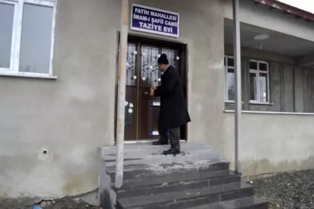 Hırsızlar camiyi soydu Hırsızlar camiyi soydu