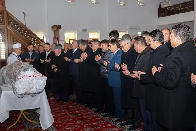 İl Özel İdaresi Genel Sekreteri Yentür'ün acı günü İl Özel İdaresi Genel Sekreteri Yentür'ün acı günü