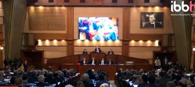 İmar planlarının görüşüldüğü İBB Meclisi'nde 'Özür dile' gerginliği tartışmalara neden oldu