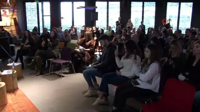 İş ve sanat dünyası, 'Marka Ol E Mi?' kitabının lansmanında bir araya geldi İş ve sanat dünyası, 'Marka Ol E Mi?' kitabının lansmanında bir araya geldi