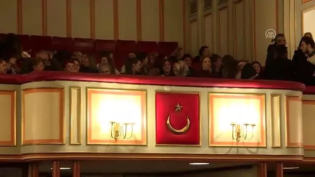 İspanyol esintisiyle mutlu aşkın hikayesi: Sevil Berberi İspanyol esintisiyle mutlu aşkın hikayesi: Sevil Berberi