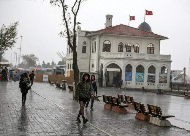 Meteoroloji'nin uyarısı sonrası beklenen yağış başladı