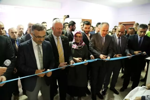 Ormanlı İlkokulunda kurulan kütüphaneye şehidin adı verildi Ormanlı İlkokulunda kurulan kütüphaneye şehidin adı verildi