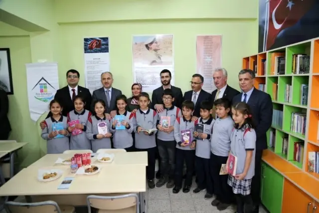 Ormanlı İlkokulunda kurulan kütüphaneye şehidin adı verildi Ormanlı İlkokulunda kurulan kütüphaneye şehidin adı verildi