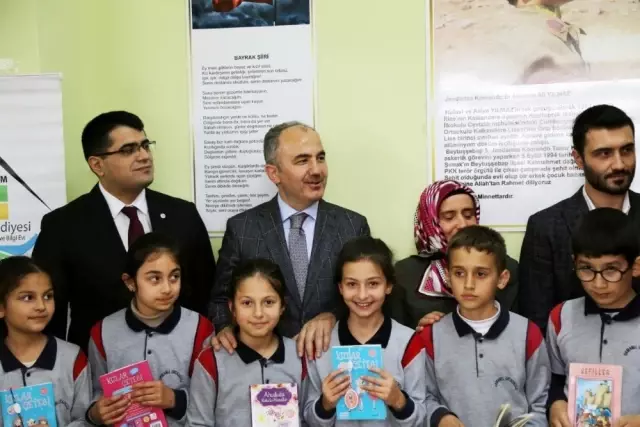 Ormanlı İlkokulunda kurulan kütüphaneye şehidin adı verildi Ormanlı İlkokulunda kurulan kütüphaneye şehidin adı verildi