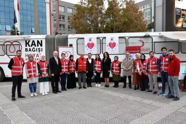 'Özür şiiri' yazıp kan bağışlayarak yargılanmaktan kurtuldu 'Özür şiiri' yazıp kan bağışlayarak yargılanmaktan kurtuldu