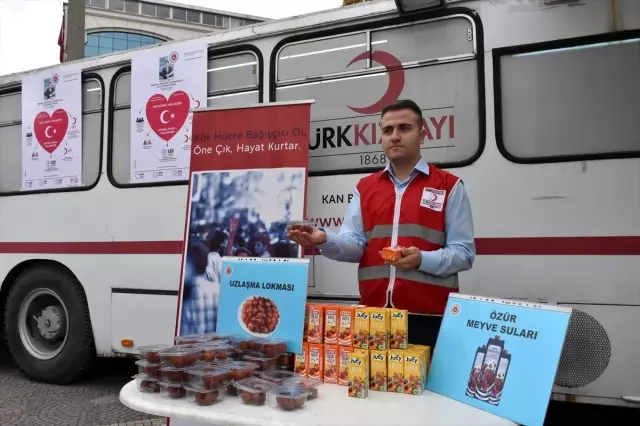 'Özür şiiri' yazıp kan bağışlayarak yargılanmaktan kurtuldu 'Özür şiiri' yazıp kan bağışlayarak yargılanmaktan kurtuldu