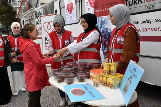 'Özür şiiri' yazıp kan bağışlayarak yargılanmaktan kurtuldu 'Özür şiiri' yazıp kan bağışlayarak yargılanmaktan kurtuldu