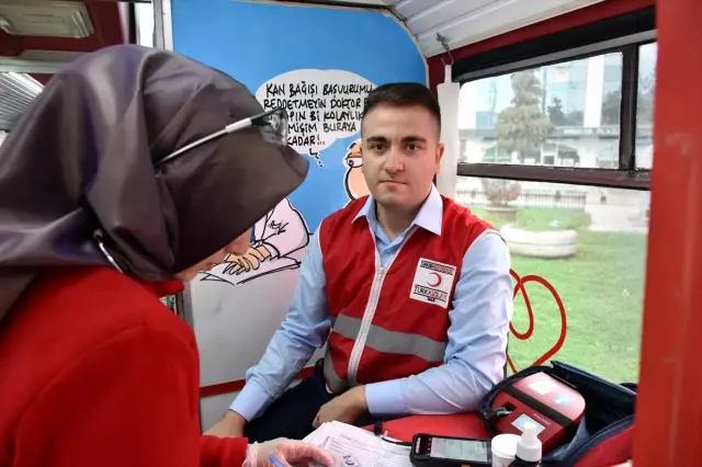 'Özür şiiri' yazıp kan bağışlayarak yargılanmaktan kurtuldu 'Özür şiiri' yazıp kan bağışlayarak yargılanmaktan kurtuldu