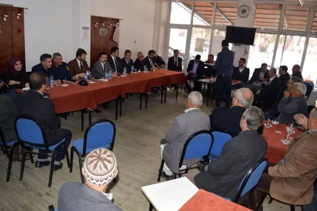 Pazarlar'da halk toplantısı Pazarlar'da halk toplantısı