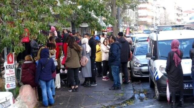 'Şahane Cuma' izdihamında camlar kırılınca 3 kişi yaralandı