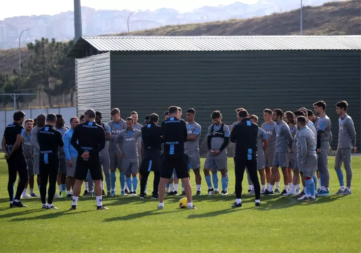 Trabzonspor, Galatasaray maçı hazırlıklarına ara vermeden başladı