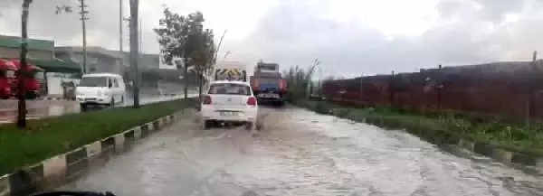 Turgutlu'da sağanak etkili oldu Turgutlu'da sağanak etkili oldu