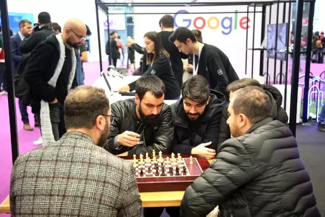 Uluslararası Ankara Marka Buluşmaları'nda marka isimler konuştu Uluslararası Ankara Marka Buluşmaları'nda marka isimler konuştu
