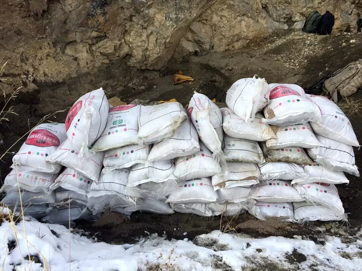 Van'da terör operasyonunda kırsal alanda 2 ton amonyum nitrat bulundu