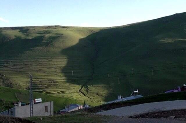 Atatürk silüetinin yansıdığı mahallede ürküten görüntü