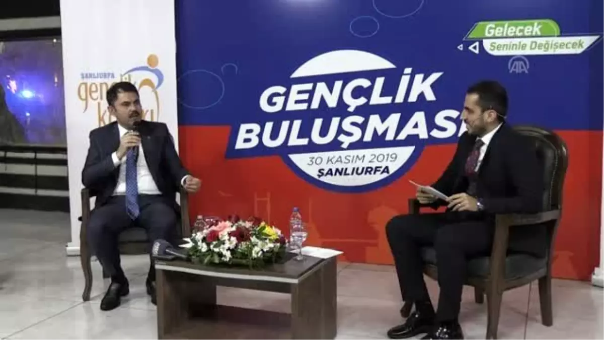 Bakan Kurum, gençlerle buluştu