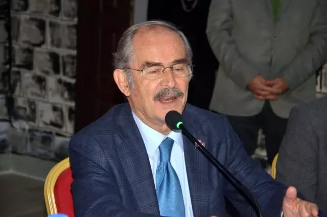 Başkan Büyükerşen Malatya'da deneyimlerini paylaştı Başkan Büyükerşen Malatya'da deneyimlerini paylaştı
