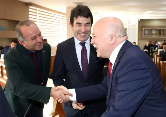 Büyükşehir'in bütçesi oy birliğiyle kabul edildi Büyükşehir'in bütçesi oy birliğiyle kabul edildi