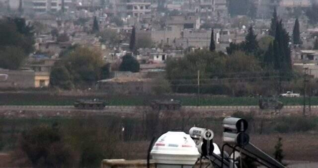 Devriye görevinden dönen Rus askerlerine teröristler araçlarla eşlik etti