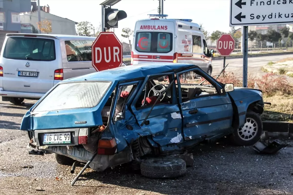 Domaniç'te trafik kazası: 2 yaralı
