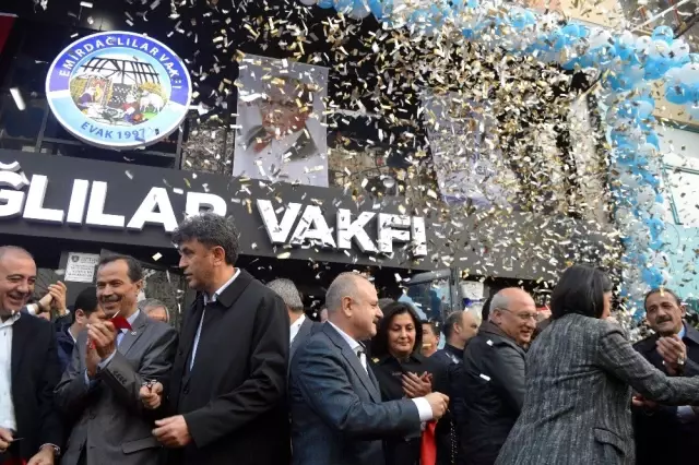 Emirdağlılar Vakfı'nın yeni hizmet binası görkemli törenle açıldı Emirdağlılar Vakfı'nın yeni hizmet binası görkemli törenle açıldı