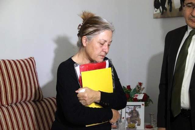 Hakkari şehidinin emaneti, yıllar sonra acılı annesine teslim edildi