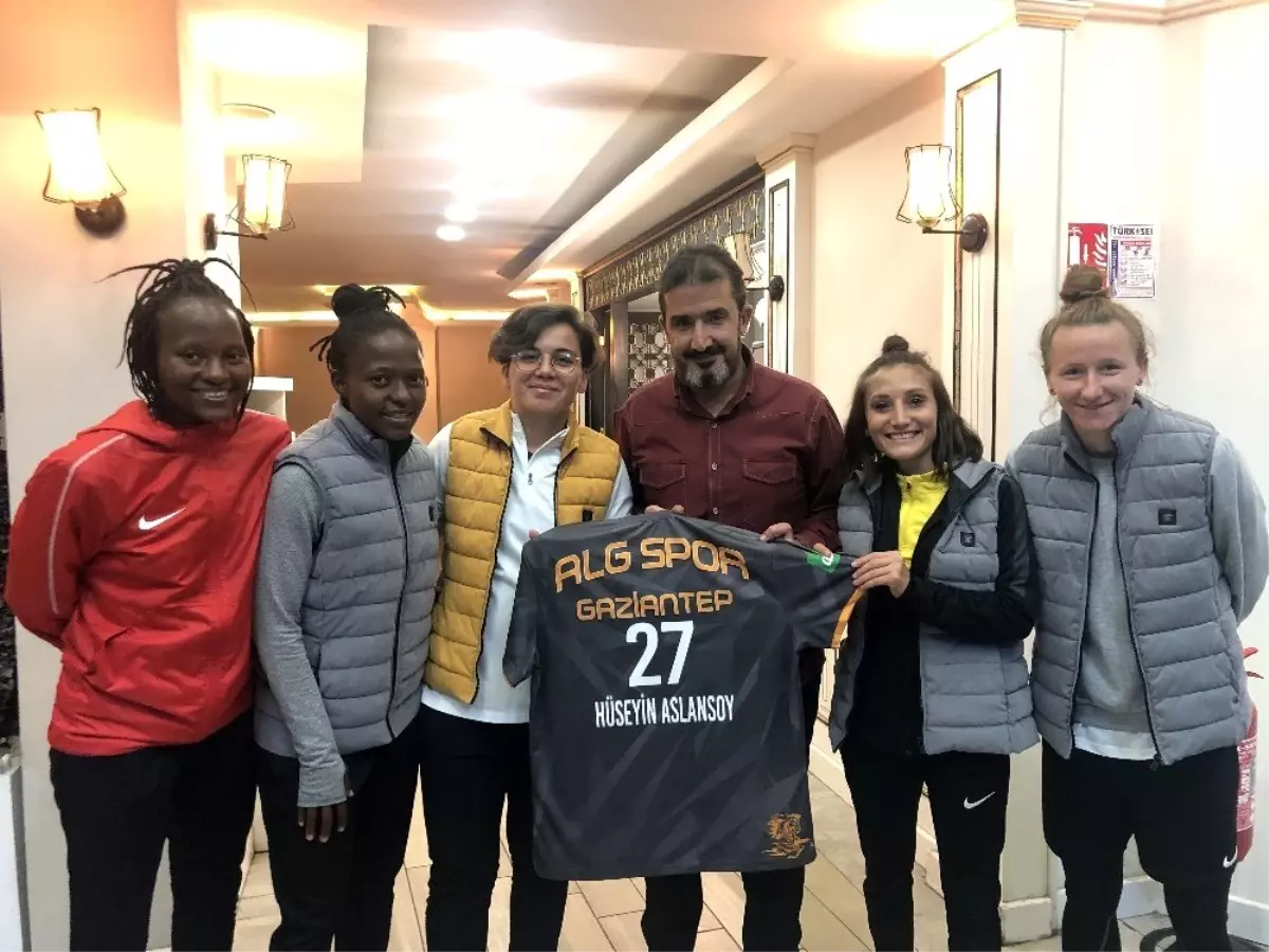 Kadın futbol takımına sponsor desteği