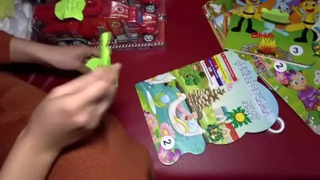 Karabük 'tebessüm kana en hızlı ulaşan ilaçtır' yazılı hediyelerle hasta çocukları ziyaret etti Karabük 'tebessüm kana en hızlı ulaşan ilaçtır' yazılı hediyelerle hasta çocukları ziyaret etti