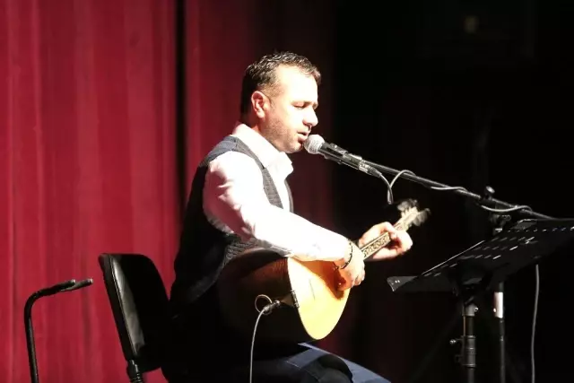 Maltepe'de Metin Tayan'dan deyişler konseri Maltepe'de Metin Tayan'dan deyişler konseri