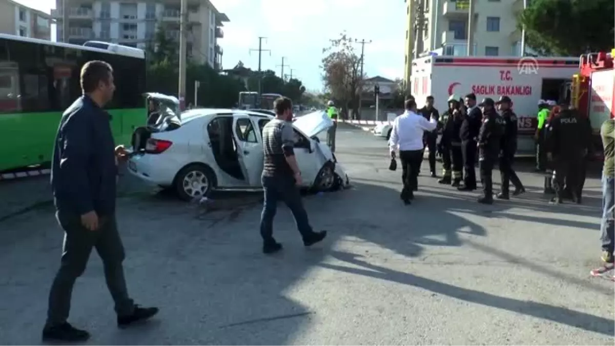 Otomobille otobüs çarpıştı: 7 yaralı