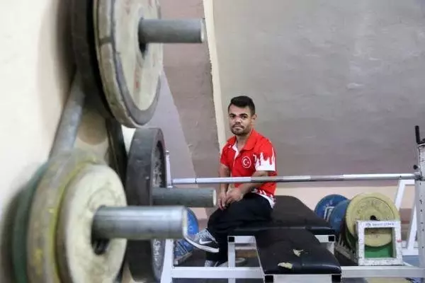 Sivas'ın 'Cep Herkülü'nün hedefi olimpiyat şampiyonluğu