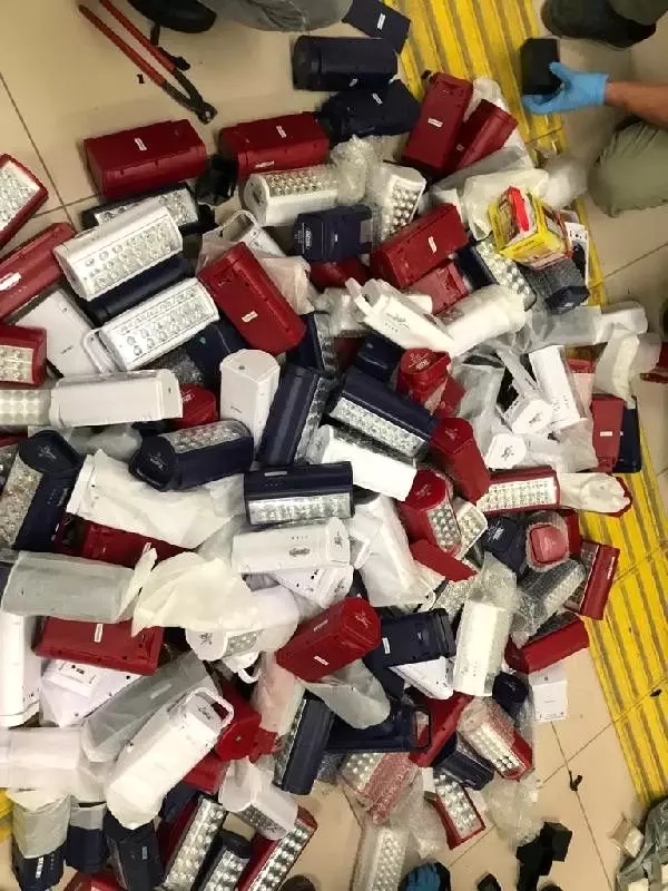 Van'da ışıldaklara gizlenmiş 42 kilo eroin ele geçirildi Van'da ışıldaklara gizlenmiş 42 kilo eroin ele geçirildi