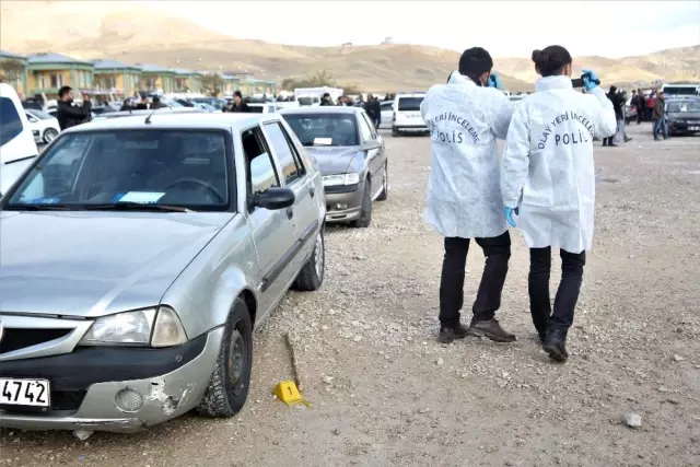 Van'da silahlı ve bıçaklı kavga: 7 yaralı Van'da silahlı ve bıçaklı kavga: 7 yaralı