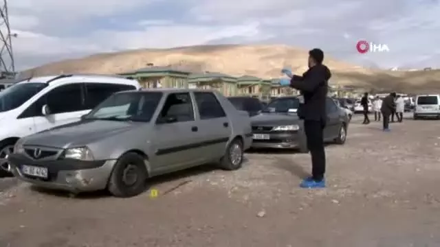 Van'da silahlı ve bıçaklı kavga: 7 yaralı Van'da silahlı ve bıçaklı kavga: 7 yaralı