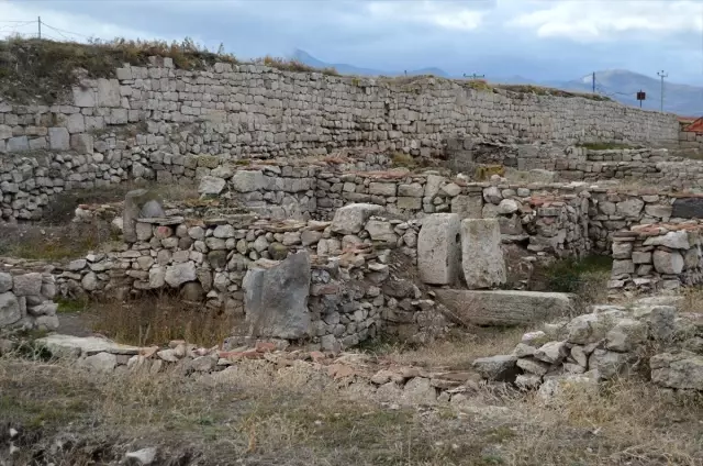 Amorium Antik Kenti turizme açılmayı bekliyor Amorium Antik Kenti turizme açılmayı bekliyor